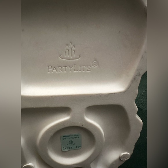 A pair of Party Lite baby penguins with crystal glass candle holders - Picture 7 of 11